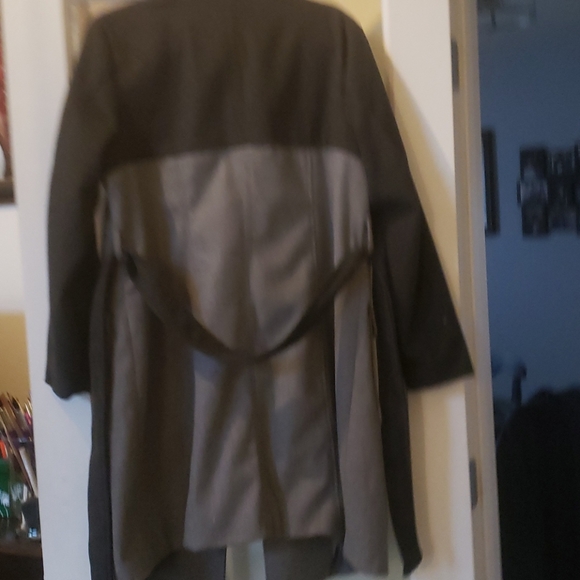 Coat - Picture 4 of 5